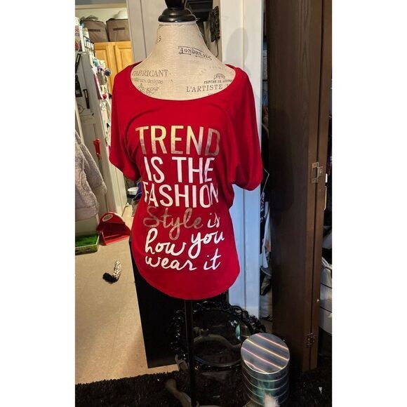 Lane Bryant Graphic Top - Picture 2 of 2